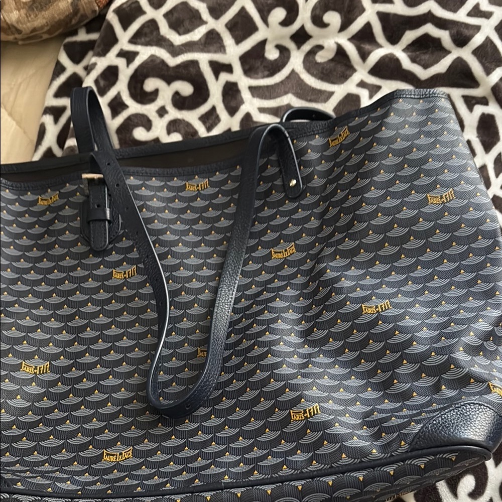 Black Geometric Pattern Tote Bag with Leather Handles - Picture 8 of 8